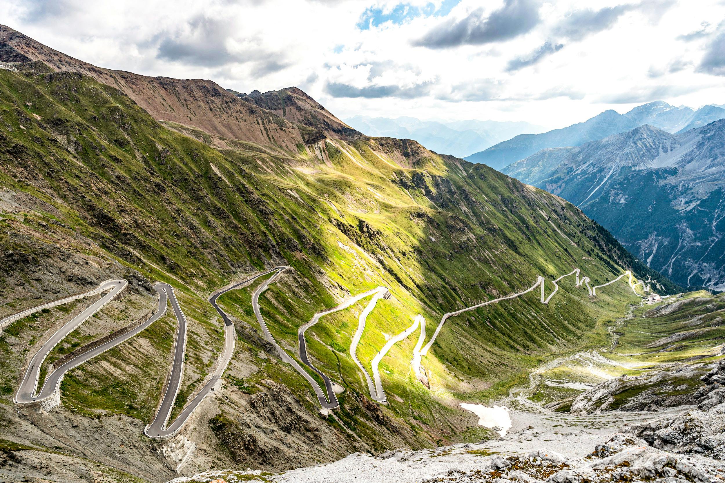 Cover Image for Up and down the alpine passes