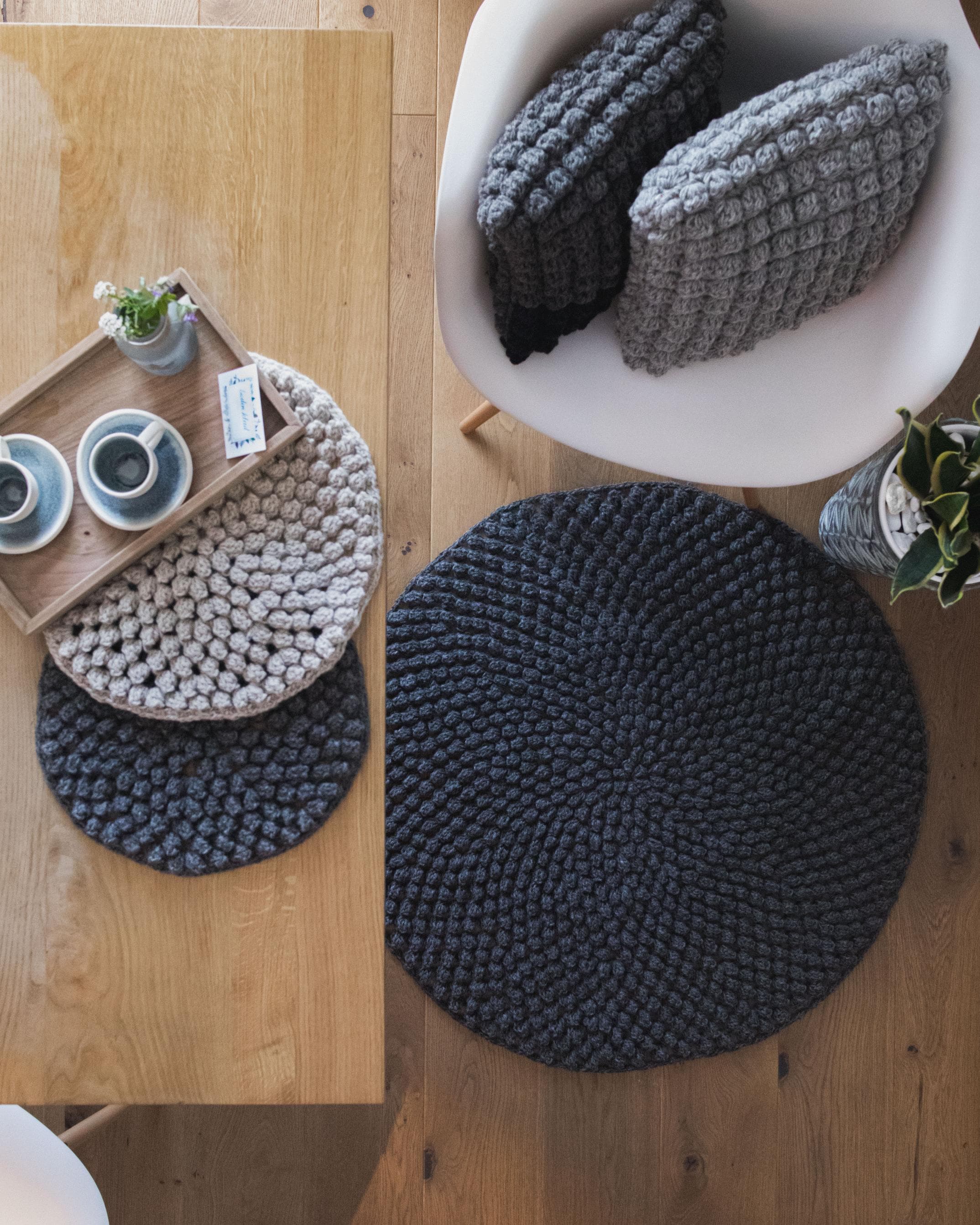 Cover Image for <strong>Even the floor needs an outfit – made-to-measure dreams in sheep’s wool</strong>